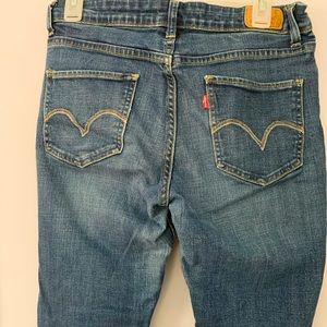 Mid-rise Levi’s
